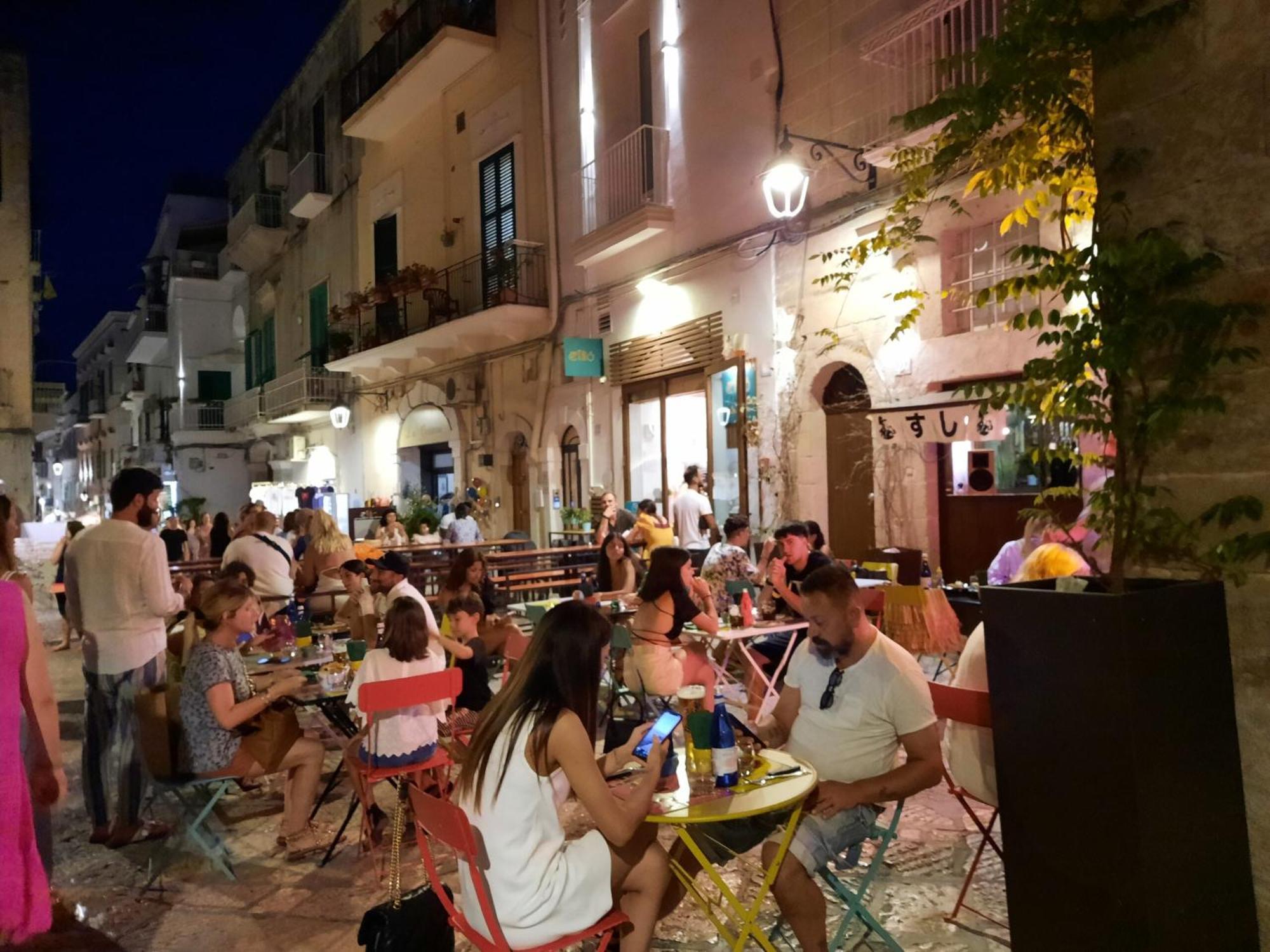 Fd Apartments - Zoe Prestigioso Appartamento Vicino Alla Stazione E Al Centro Monopoli Dış mekan fotoğraf